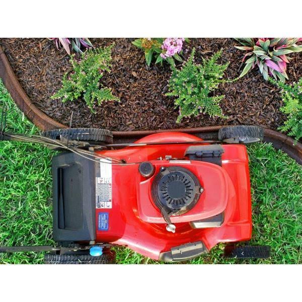 Green Rubber Landscape Edging 48-Count B96628