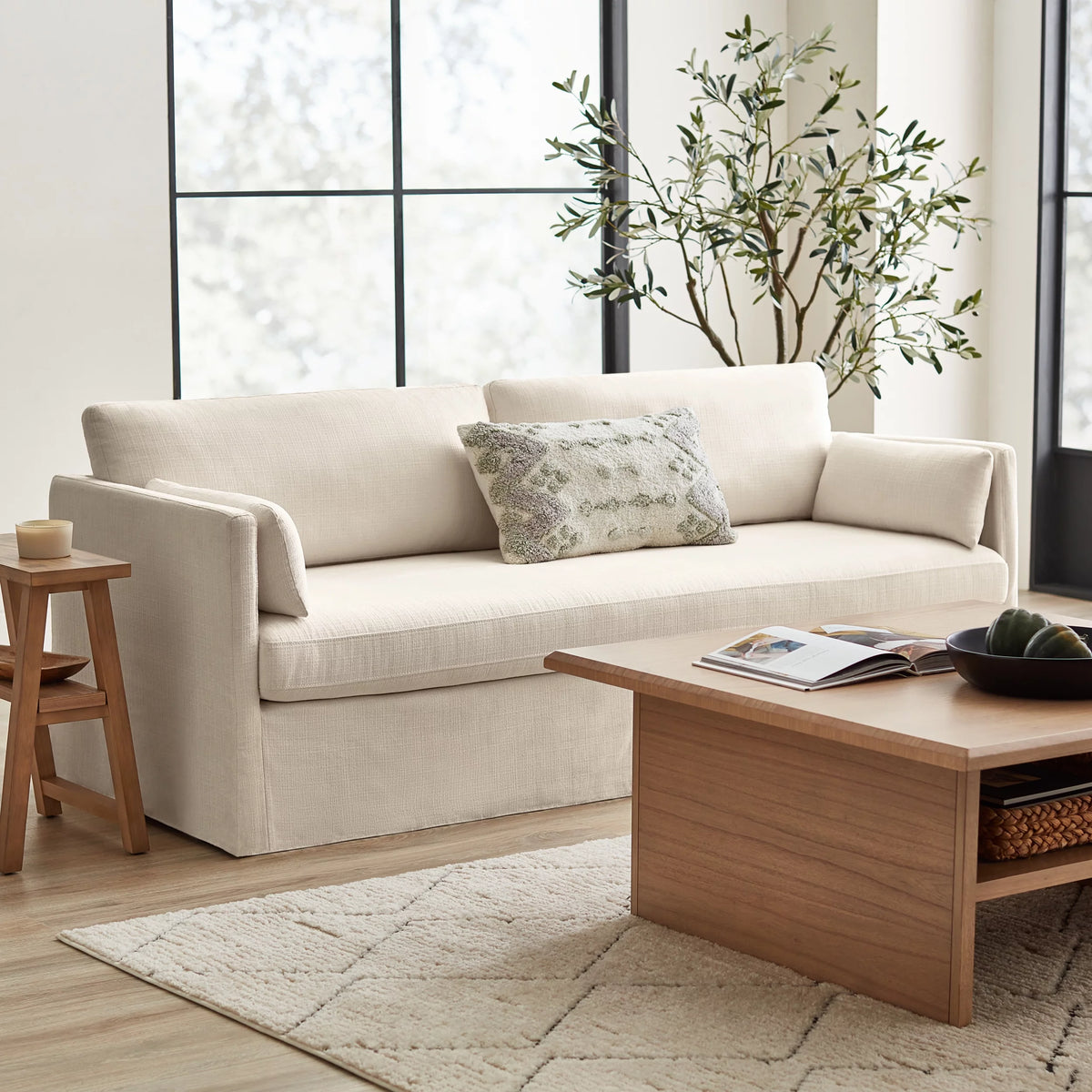 Cream Slipcover Sofa M960