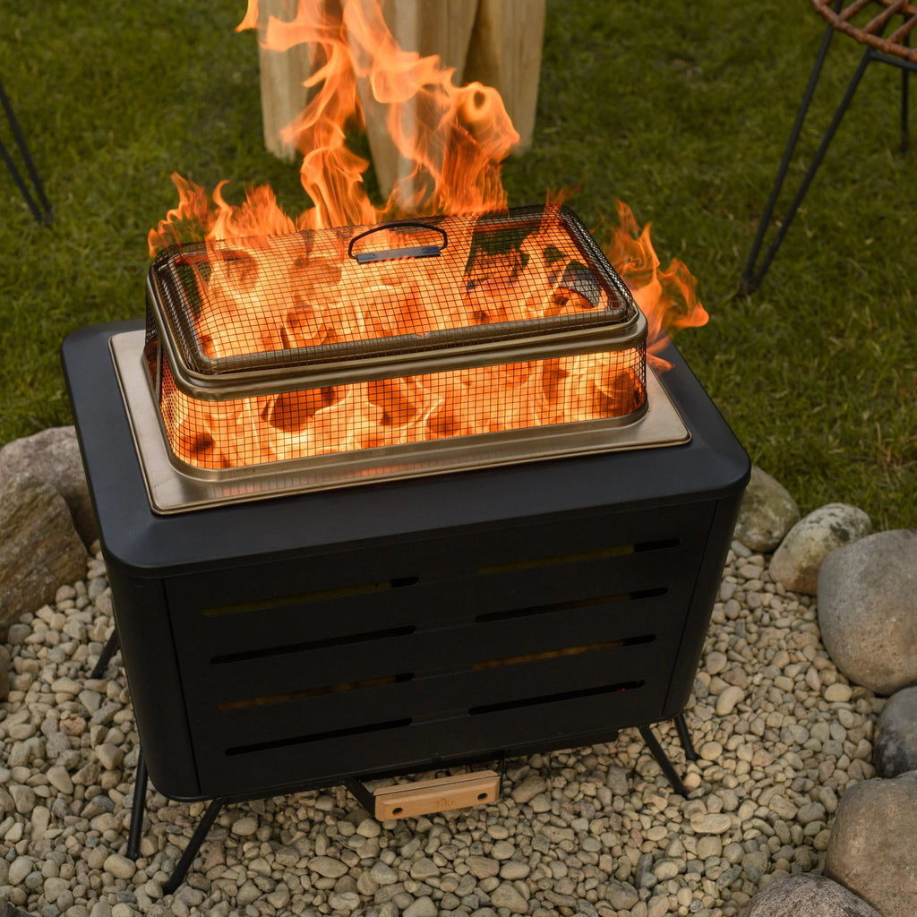 18 Inch Metal Fire Pit Screen and 2 Piece Poker H232