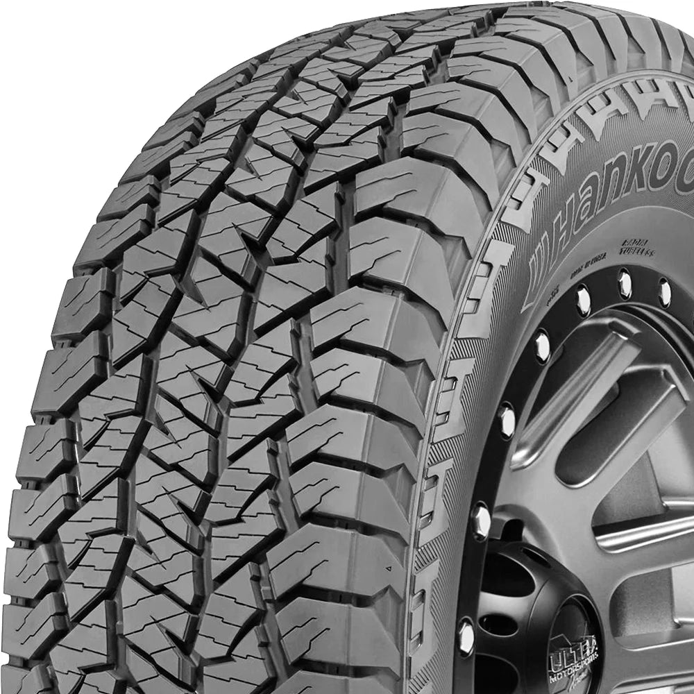 255/70R18 113T Tire B252894