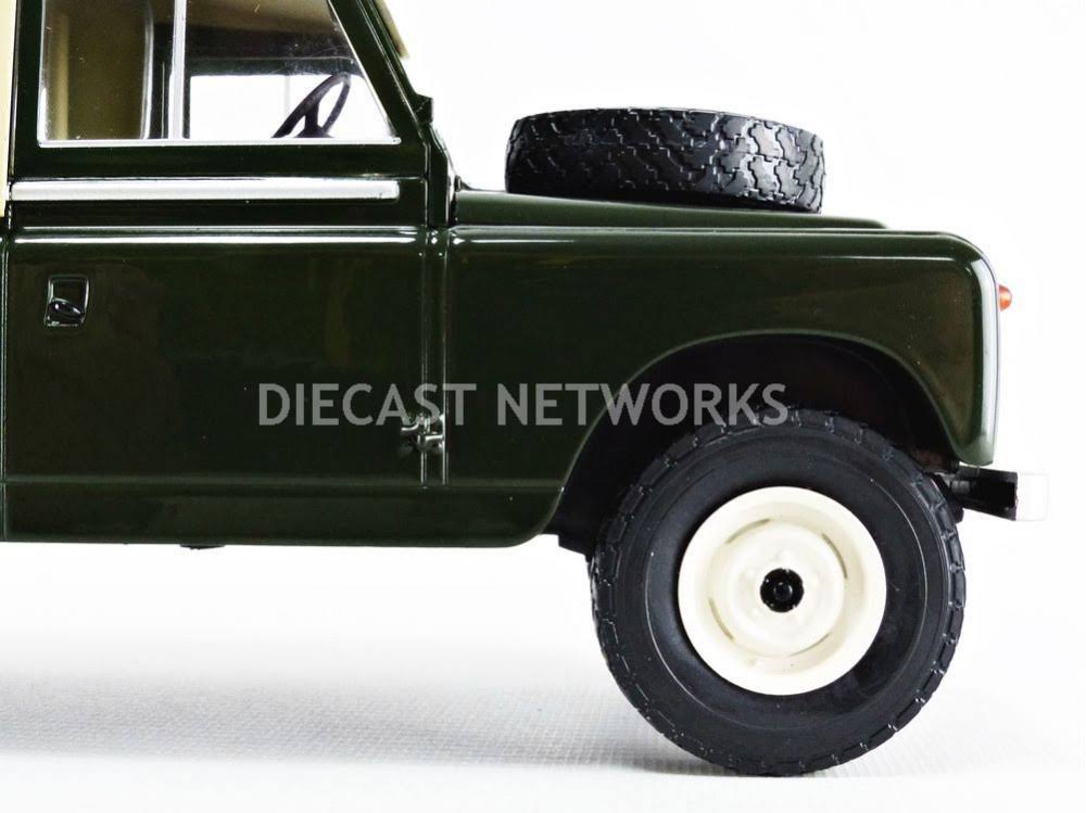 Land Rover 109 Pick Up Serie II 1/18 Green R784088