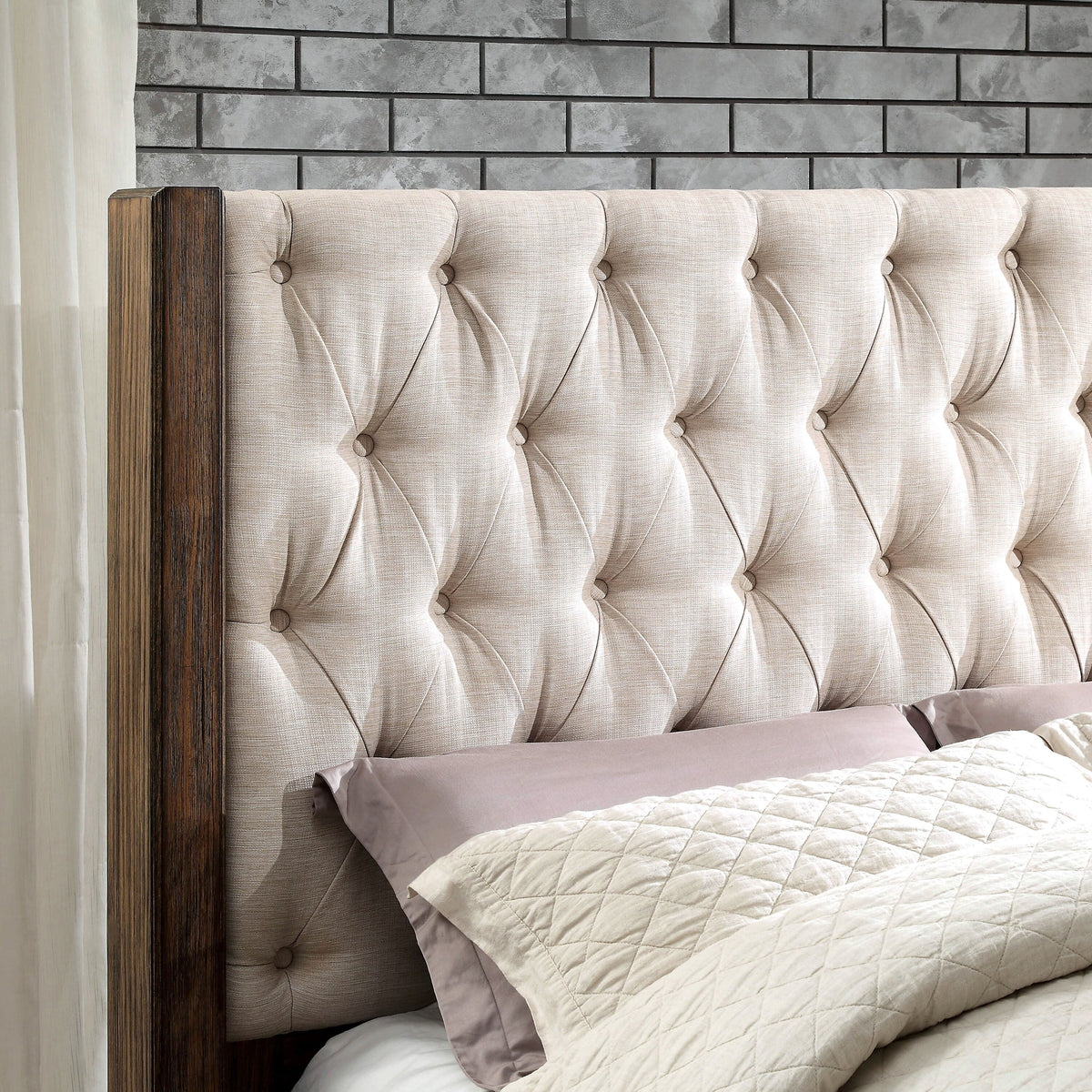 California King Linen Fabric Wingback Bed J76187