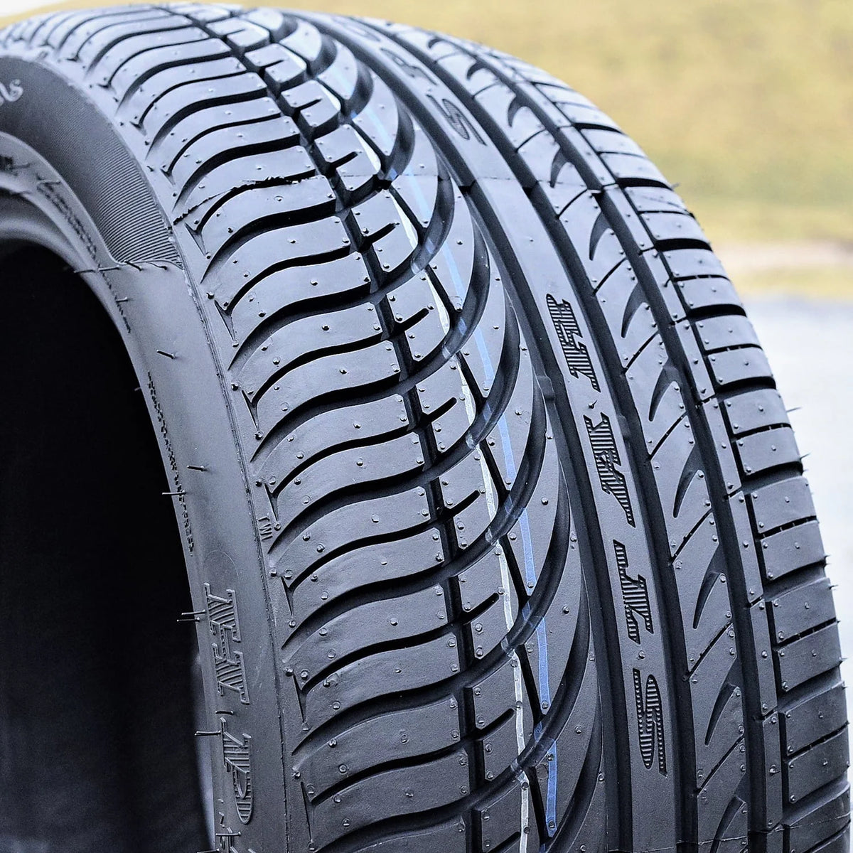 225/50ZR17 98W XL All Season Performance Tire B630